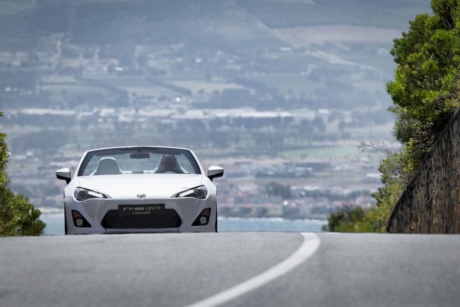 Toyota FT-86 Open Concept 2013 года  (фото 11 из 25)